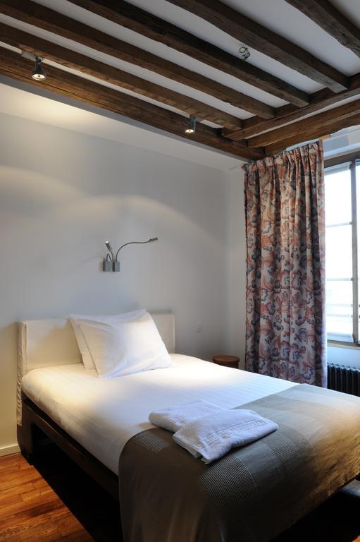 פריז Boutique Hotel De La Place Des Vosges מראה חיצוני תמונה