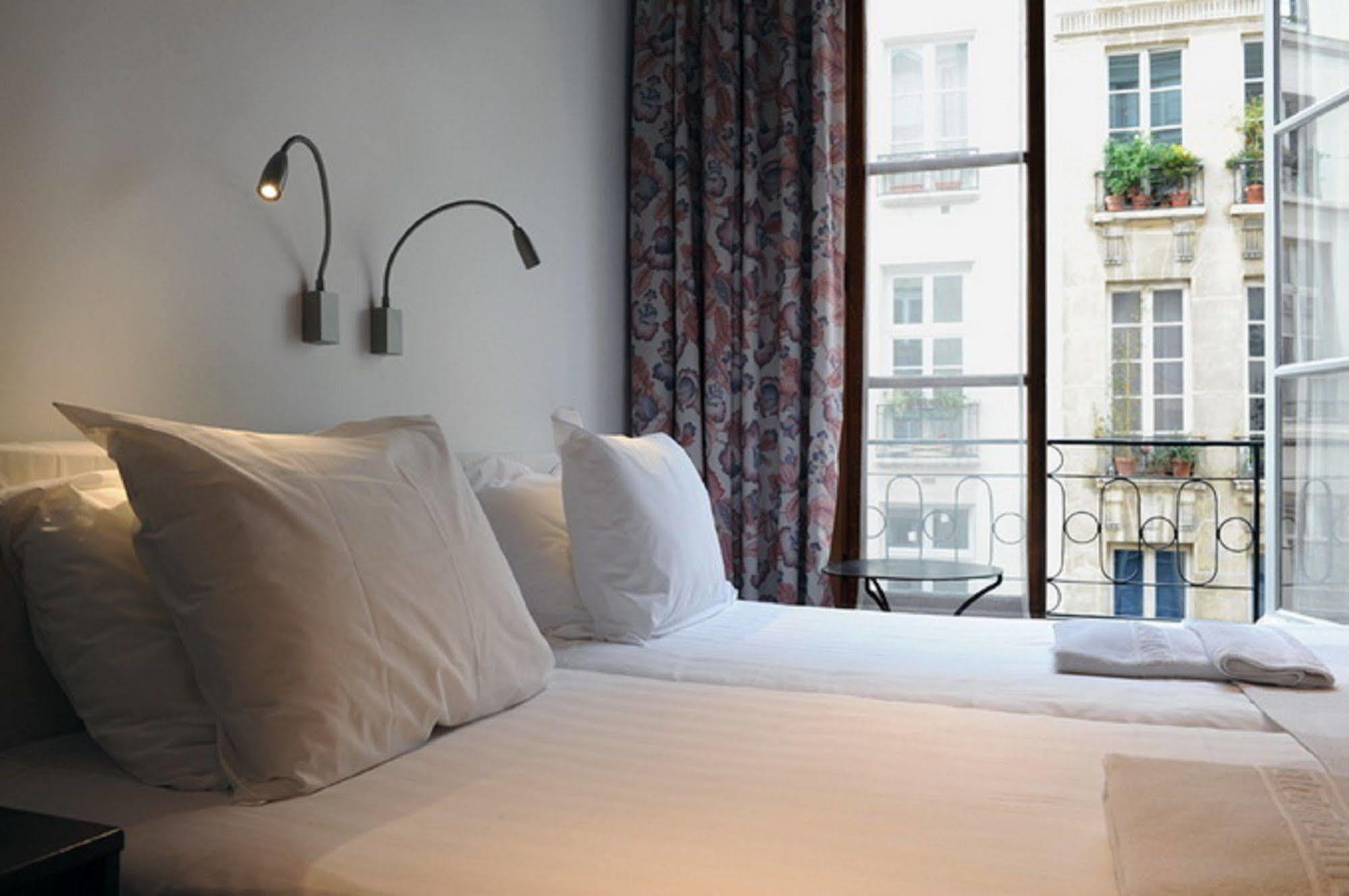 פריז Boutique Hotel De La Place Des Vosges מראה חיצוני תמונה